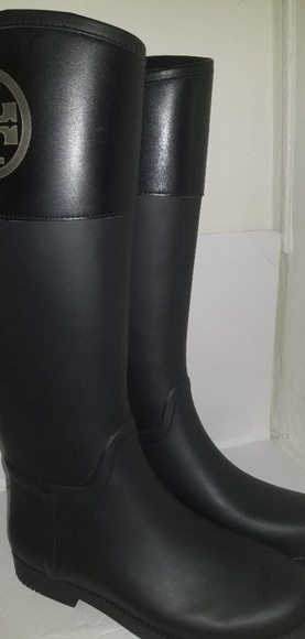 tory burch rain boots size 9